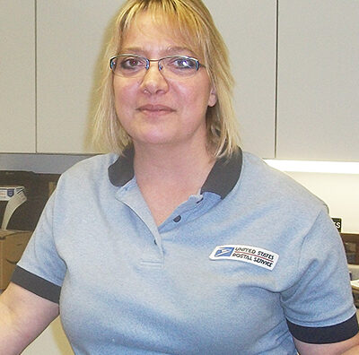 Freeport, IL, Retail Associate Lisa Seffrood