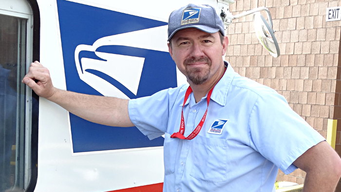 Buffalo, NY, Letter Carrier Frank Franklin likes Link mobile’s bite-sized news reports.