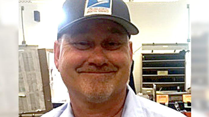 Minnetonka, MN, Letter Carrier Brian Halbakken