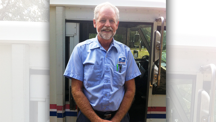 Pensacola, FL, Letter Carrier Glenn Corbett’s spontaneous act of respect warmed hearts online this year.