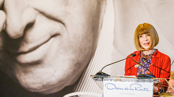 Anna Wintour speaks at Oscar de la Renta stamp dedication