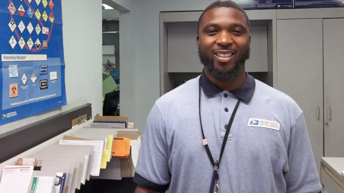 Ocklawaha, FL, Retail Associate Willie Jones