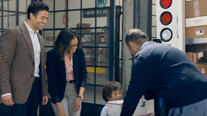 Image from USPS Spanish-language TV ad