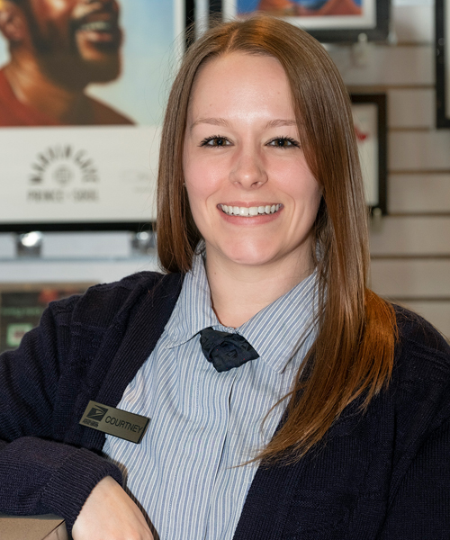 Carmel, IN, Retail Associate Courtney Wells