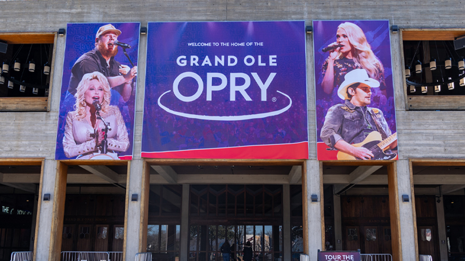 According to the Grand Ole Opry, Dolly Parton’s mailbox at the venue regularly received the most fan mail.